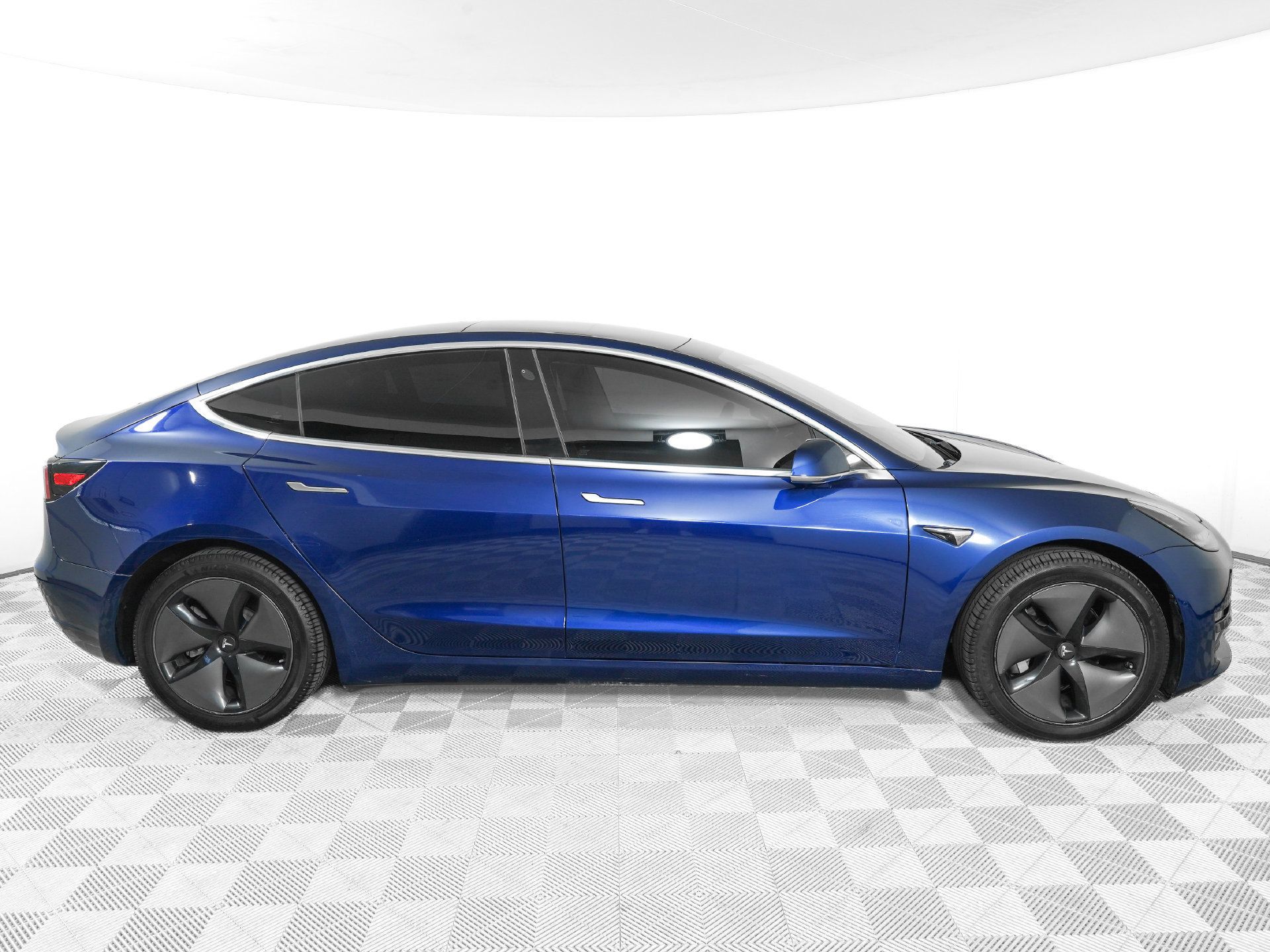 Used 2019 Tesla Model 3 Long Range AWD/4WD image 4