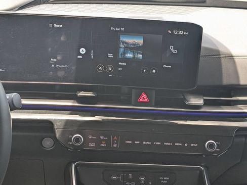 Certified 2026 Kia Carnival SX Prestige FWD image 16