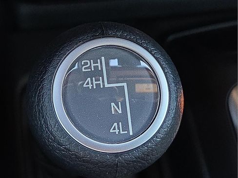 New 2025 Jeep Gladiator Willys image 18