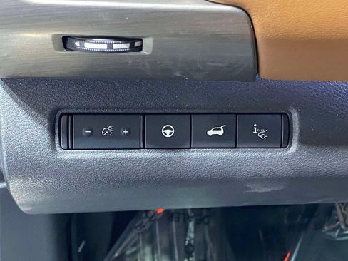 Used 2023 Nissan Pathfinder Platinum AWD/4WD image 23