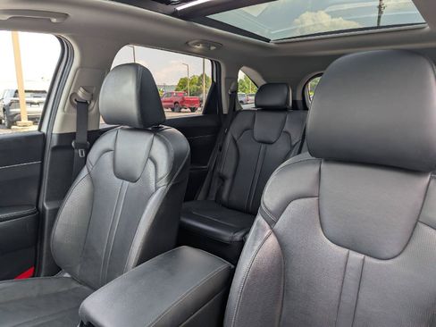 Used 2025 Kia Sorento S w/ Panoramic Sunroof Package AWD/4WD image 26