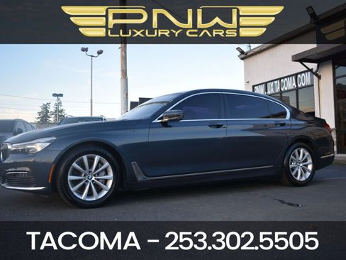 Used 2017 BMW 740i image 1