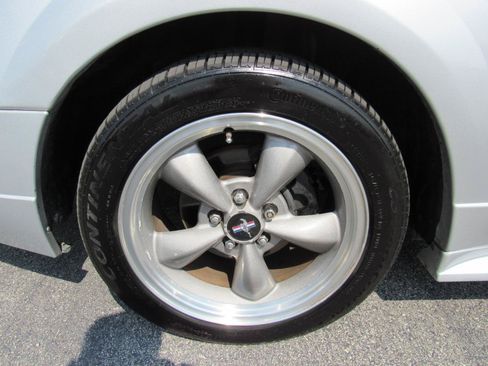 Used 2001 Ford Mustang GT RWD image 18