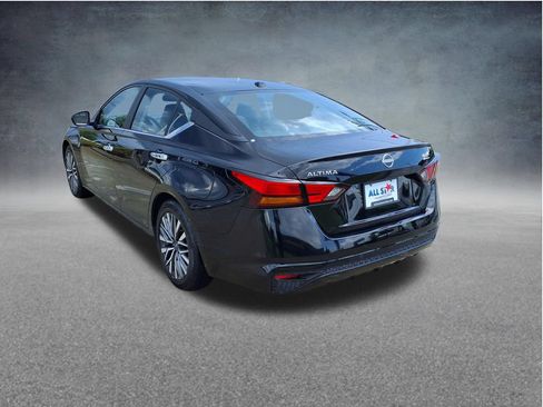 Used 2025 Nissan Altima 2.5 SV FWD image 6