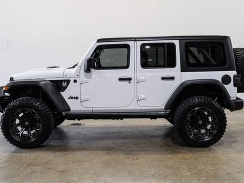 Used 2024 Jeep Wrangler Unlimited Sport AWD/4WD image 7
