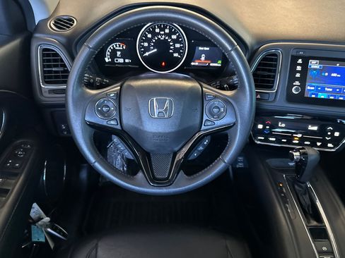 Used 2021 Honda HR-V Touring image 14