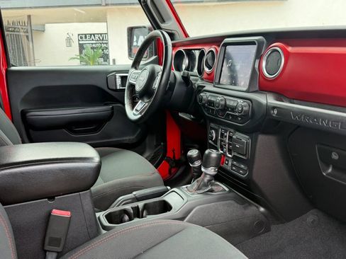 Used 2018 Jeep Wrangler Unlimited Rubicon AWD/4WD image 7