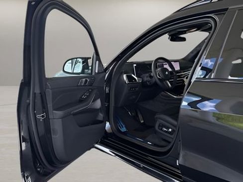 Used 2026 BMW X7 M60i image 62