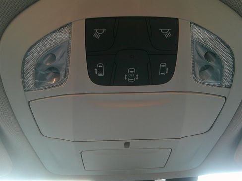 Used 2017 Chrysler Pacifica Touring Plus FWD image 45