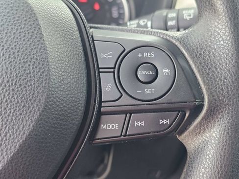 Used 2021 Toyota RAV4 XLE FWD image 21