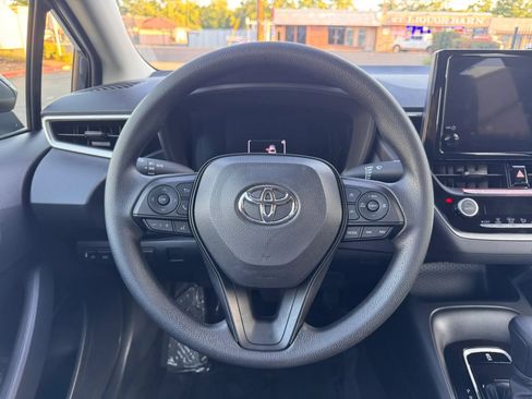Used 2026 Toyota Corolla LE FWD image 21