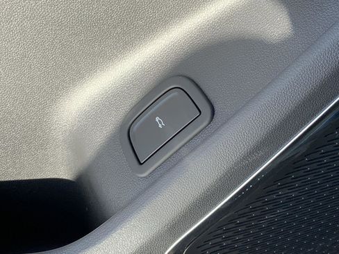 New 2026 GMC Acadia Denali Ultimate w/ LPO, Floor Liner Package image 30