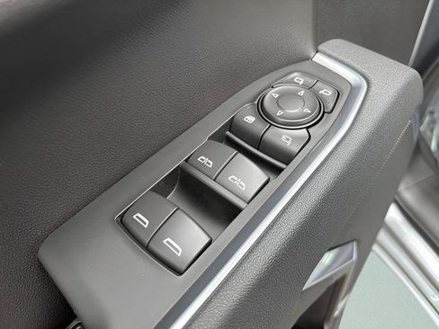 New 2026 GMC Sierra 1500 SLT image 12