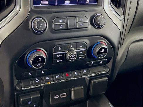 Used 2020 Chevrolet Silverado 1500 RST image 16