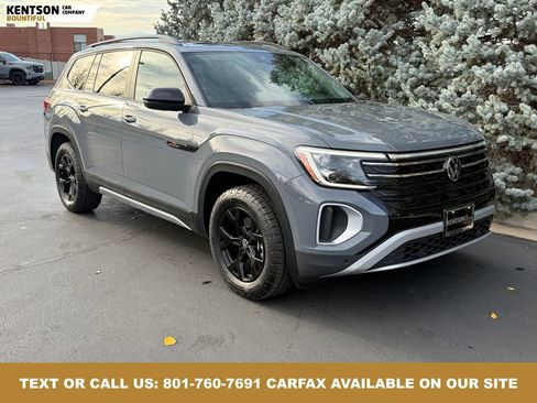 Used 2025 Volkswagen Atlas Peak Edition SE image 13