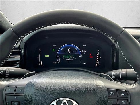 Used 2025 Toyota Camry SE FWD image 17