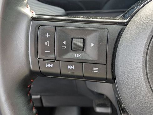 Used 2025 Nissan Kicks SR image 17