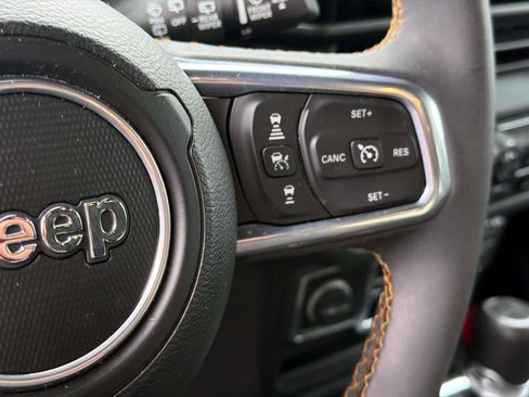 Used 2024 Jeep Wrangler Unlimited Sahara w/ Technology Group AWD/4WD image 20