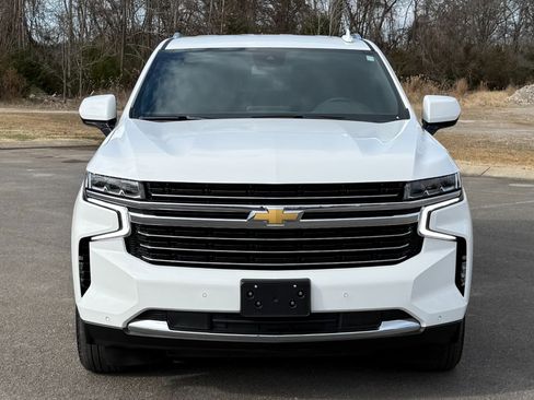 Used 2024 Chevrolet Suburban LT image 5