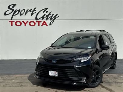 New 2025 Toyota Sienna XLE Woodland Edition