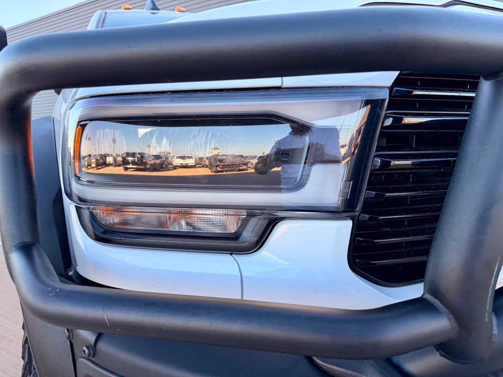 Used 2021 RAM 2500 Laramie w/ Night Edition AWD/4WD image 3