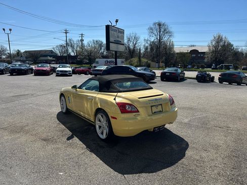 Used 2005 Chrysler Crossfire Limited image 25