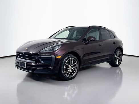 Certified 2023 Porsche Macan image 1