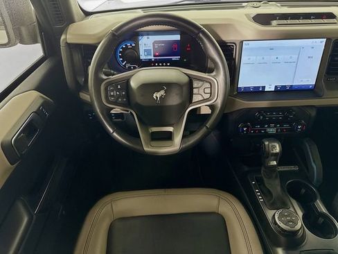 Used 2024 Ford Bronco Wildtrak image 38