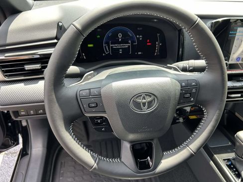 New 2026 Toyota Camry SE FWD image 17