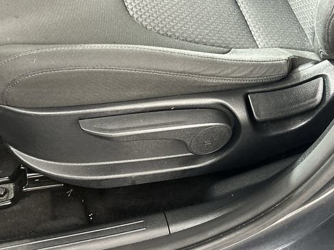 Used 2025 Kia Sportage LX FWD image 20