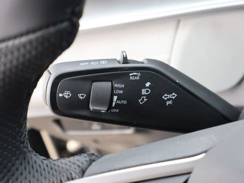 New 2026 Volkswagen Tiguan SE R-Line image 37