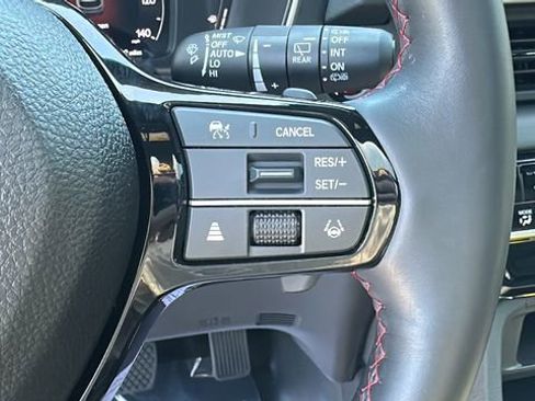 Used 2025 Honda Pilot Black Edition image 26