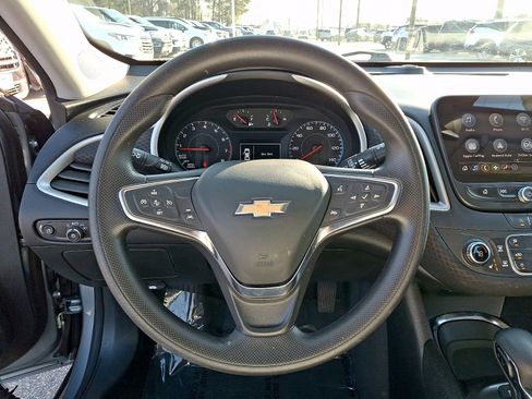 Used 2024 Chevrolet Malibu LT image 18