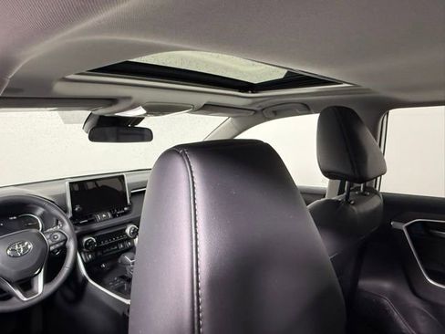 Used 2025 Toyota RAV4 XLE Premium image 35