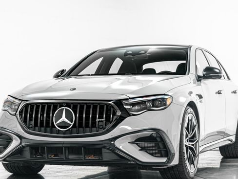 Used 2026 Mercedes-Benz E 53 AMG e 4MATIC Sedan image 5