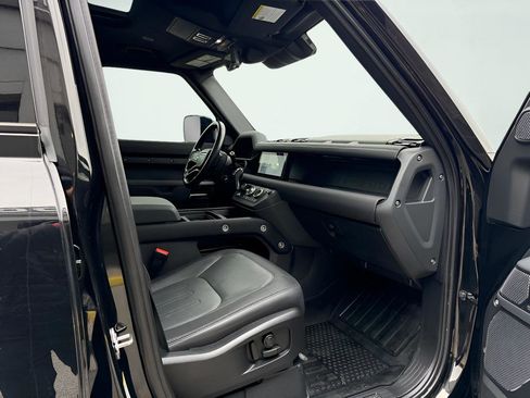 Used 2022 Land Rover Defender 110 X-Dynamic SE AWD/4WD image 34