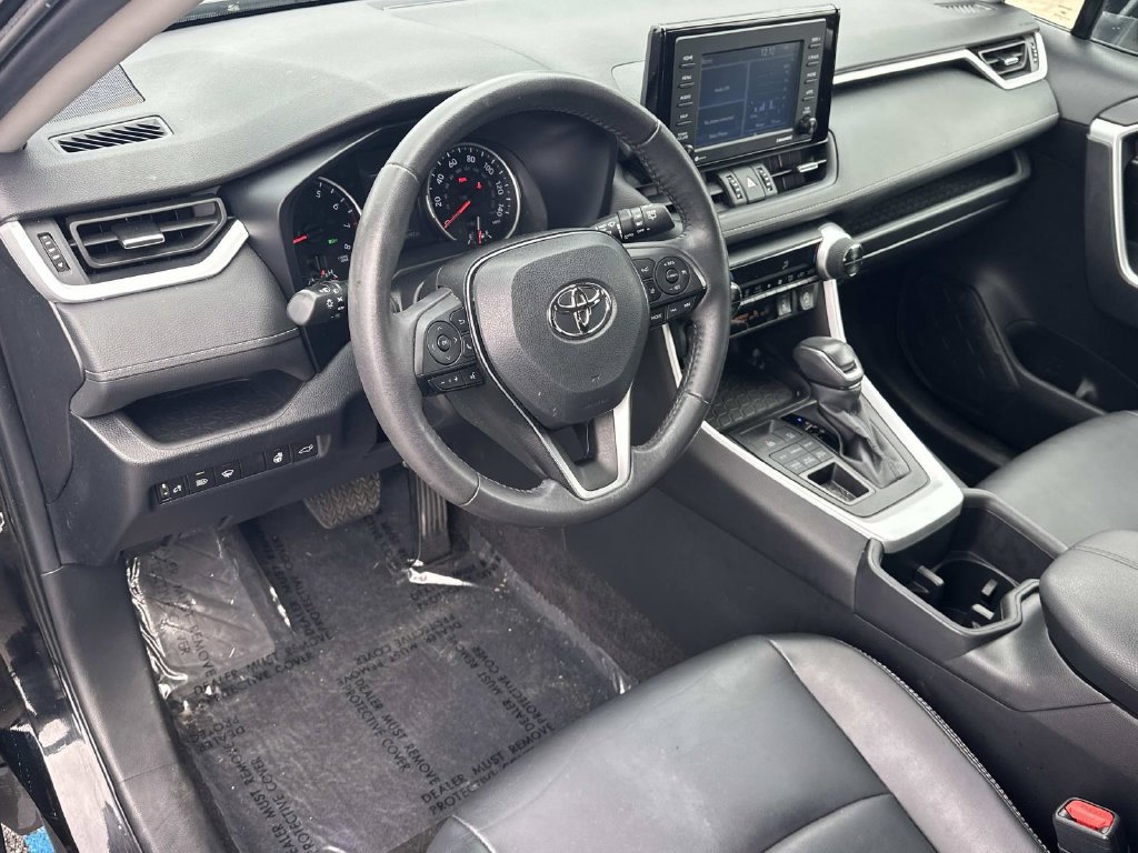 Used 2022 Toyota RAV4 XLE Premium AWD/4WD image 2