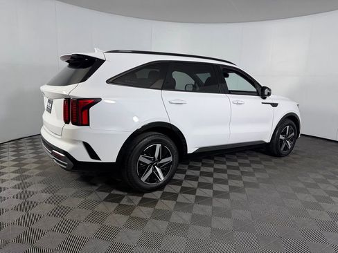 Used 2023 Kia Sorento S FWD image 5
