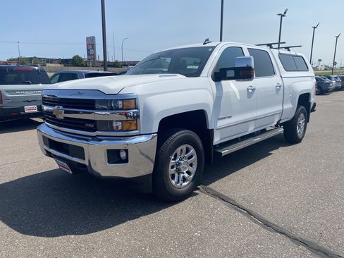 Used 2016 Chevrolet Silverado 2500 LTZ w/ Duramax Plus Package AWD/4WD image 4