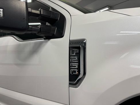 Used 2019 Ford F250 Lariat w/ Lariat Ultimate Package AWD/4WD image 13