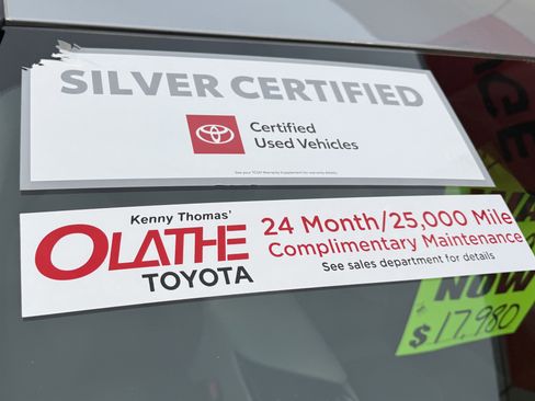 Certified 2019 Toyota Camry LE image 5