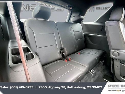 Used 2023 Chevrolet Traverse High Country w/ LPO, 'HIT The Road' Package FWD image 23