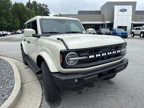 New 2026 Ford Bronco Outer Banks AWD/4WD image 3