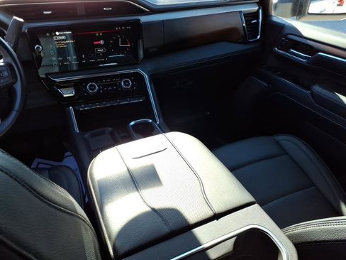 Used 2024 GMC Sierra 2500 Denali w/ Denali Reserve Package image 14