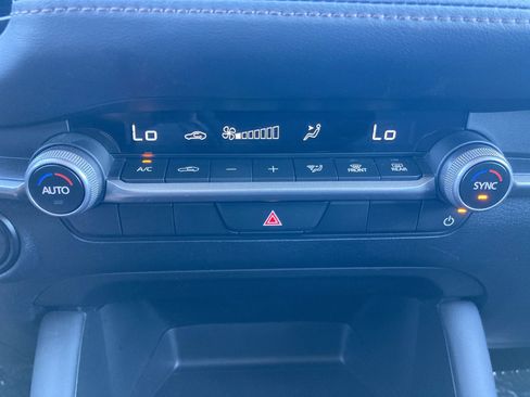 Used 2024 MAZDA MAZDA3 s image 17