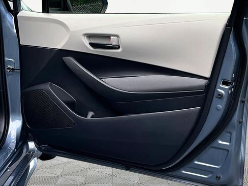 Used 2022 Toyota Corolla LE w/ Carpet Mat Package (TMS) FWD image 22