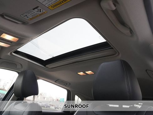 Used 2019 MAZDA CX-5 Touring image 3