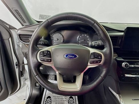 Used 2022 Ford Explorer Limited image 11