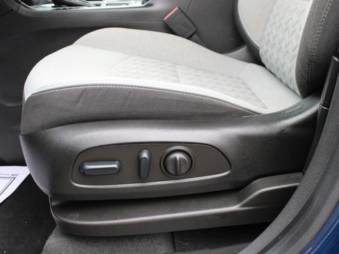 Used 2022 Chevrolet Equinox LS w/ LS Convenience Package FWD image 13