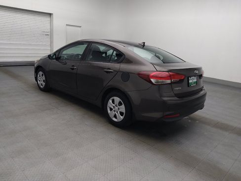 Used 2017 Kia Forte LX FWD image 3